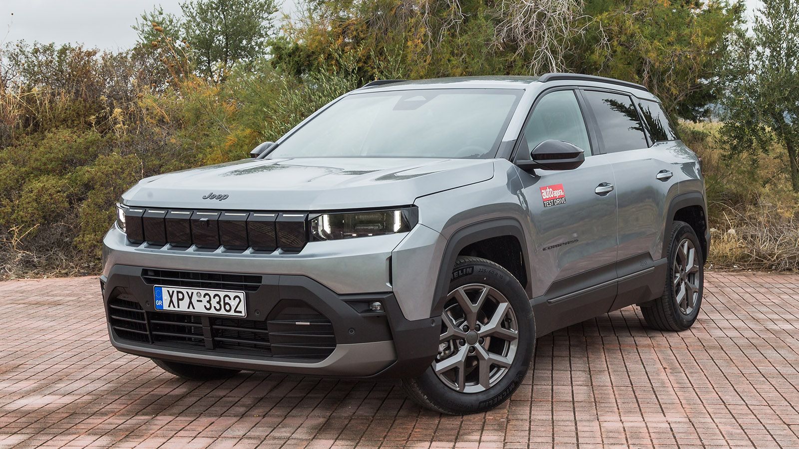 Δοκιμή Jeep Compass e-Hybrid 145 PS: Καίει 5,5 λτ. στο ταξίδι, χωράει οικογένεια